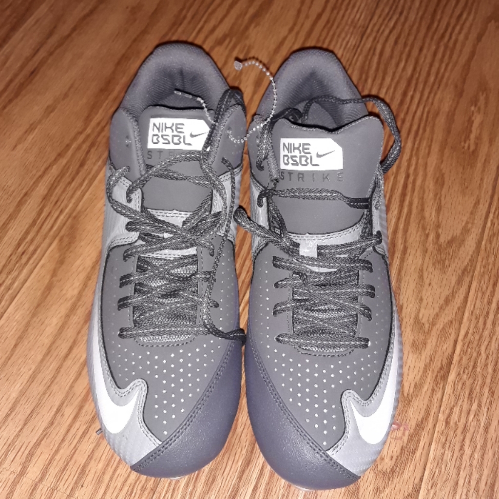 Nwot Nike Baseball Mvp Metal Cleats